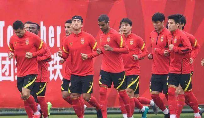 央视直播，中国男足VS泰国—决战东南亚的激情碰撞，中国男足VS泰国，央视直播揭幕东南亚决战激情